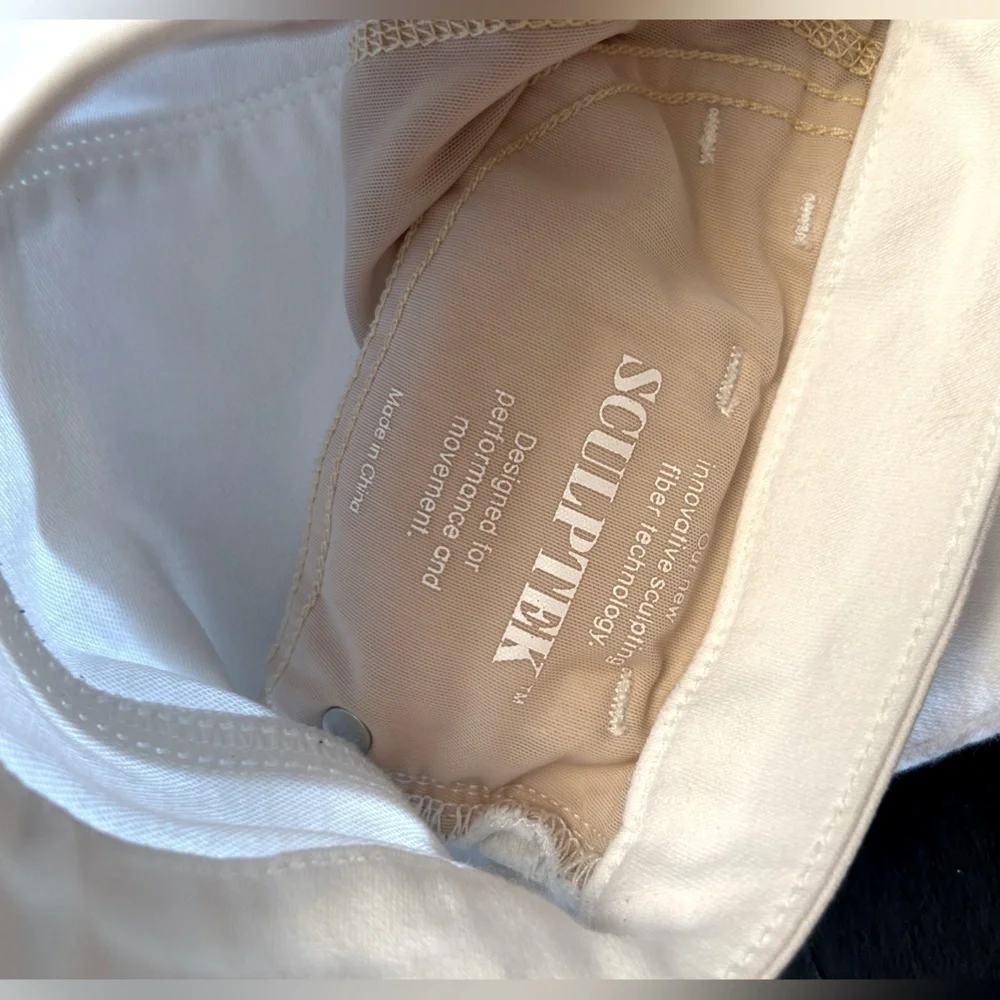 Athleta Sculptek ultra‎ skinny white jeans in Biscayne white Sz 4. E12